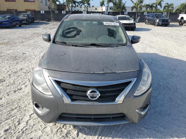  NISSAN VERSA 2018 Szary