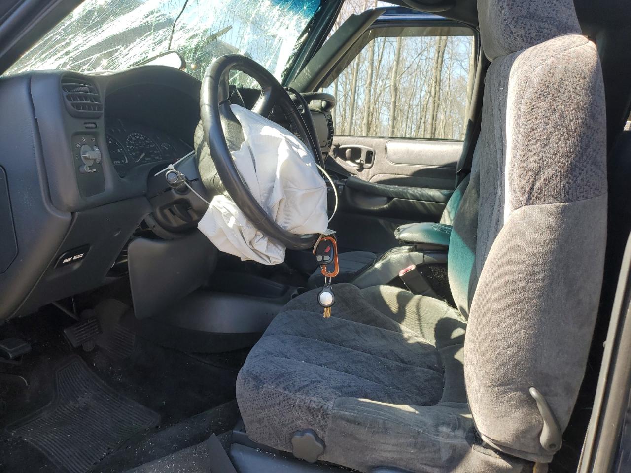 2002 GMC Sonoma VIN: 1GTDT19W328238225 Lot: 53646195