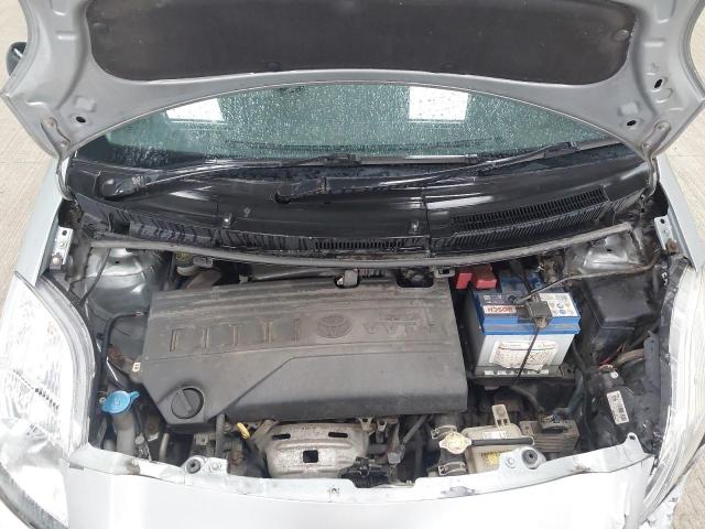 2010 TOYOTA YARIS TR V