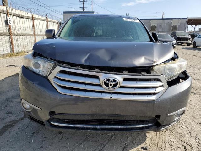 Паркетники TOYOTA HIGHLANDER 2013 Серый