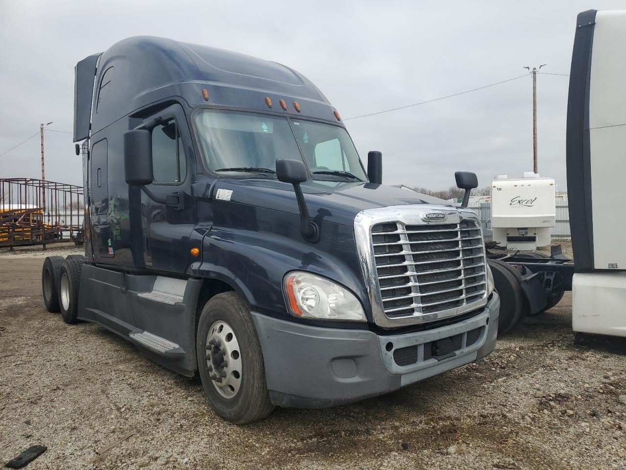 2017 Freightliner Cascadia 125 Semi Truck for Sale in Elgin, IL - Side
