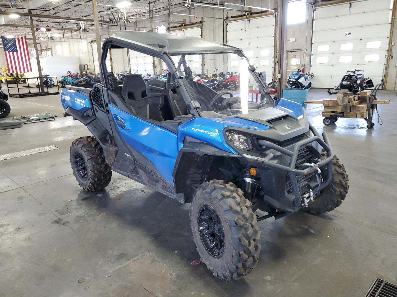Ham Lake, MN에서 판매 중인 2023 Can-Am Commander Xt 700 - Front End