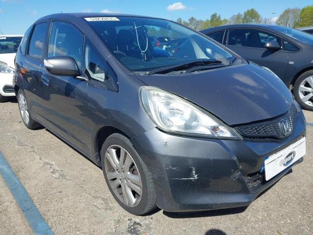 2015 HONDA JAZZ ES +