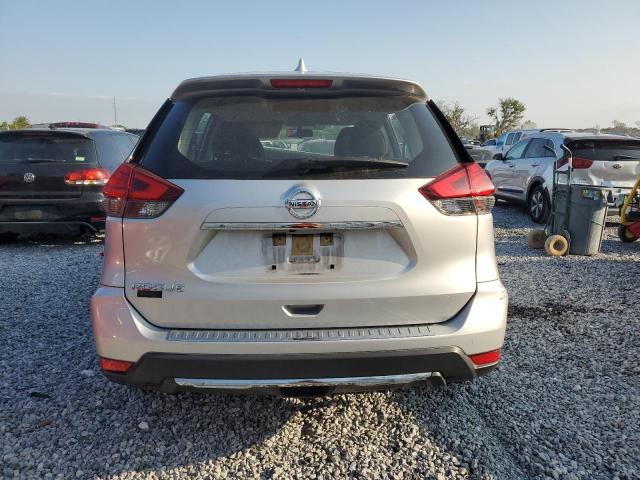  NISSAN ROGUE 2017 Srebrny