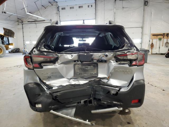  SUBARU OUTBACK 2024 Srebrny