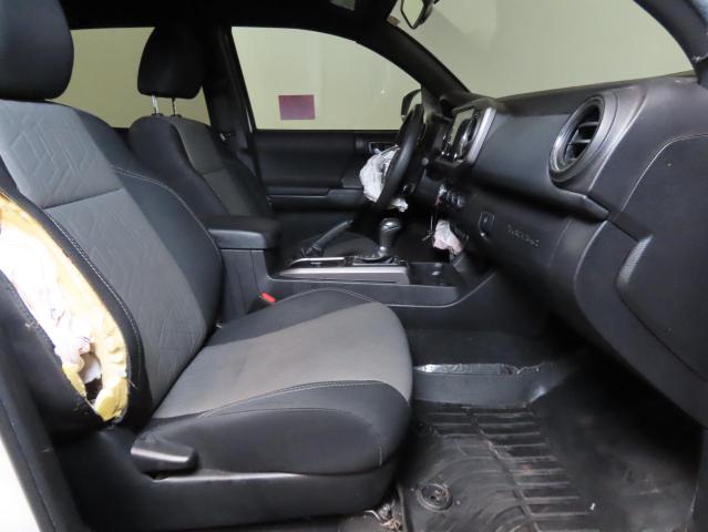  TOYOTA TACOMA 2021 Білий