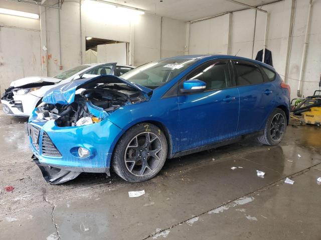 Hatchbacks FORD FOCUS 2012 Granatowy