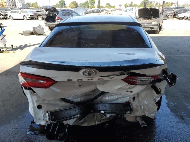  TOYOTA CAMRY 2018 Белый