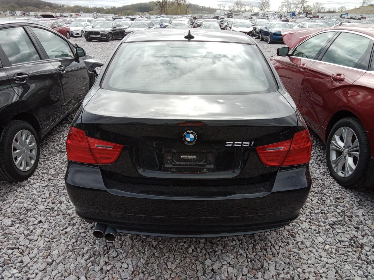 WBAPK5G59BNN27917 2011 BMW 328 Xi Sulev