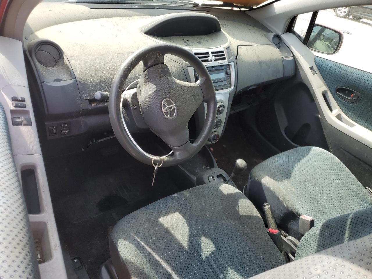 2008 Toyota Yaris VIN: JTDJT923485207352 Lot: 54199265