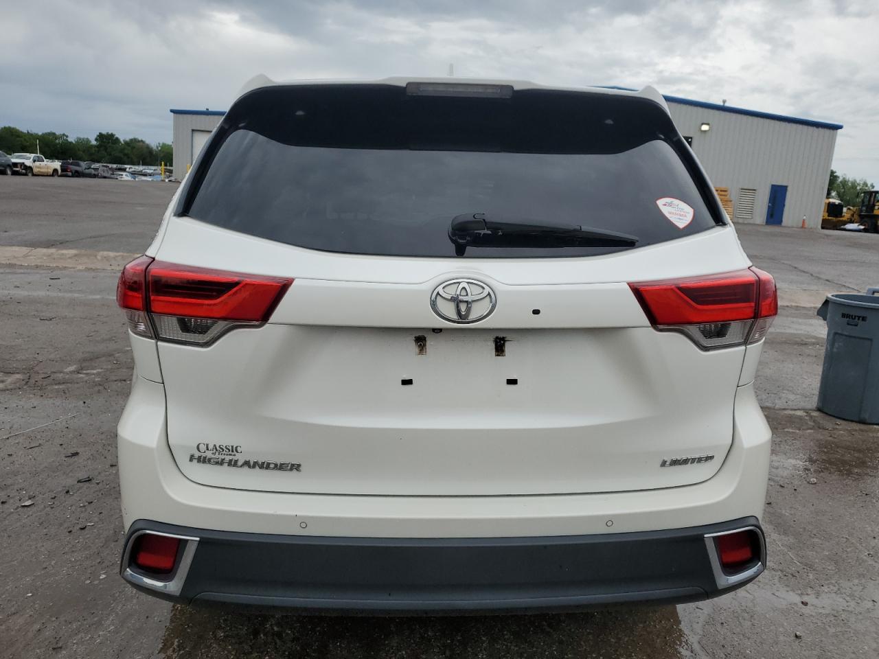 2017 Toyota Highlander Limited VIN: 5TDYZRFH5HS211889 Lot: 54254785