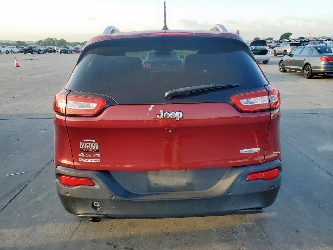 1c4pjmcbxgw185424 1C4PJMCBXGW185424 2016 Jeep Cherokee Latitude