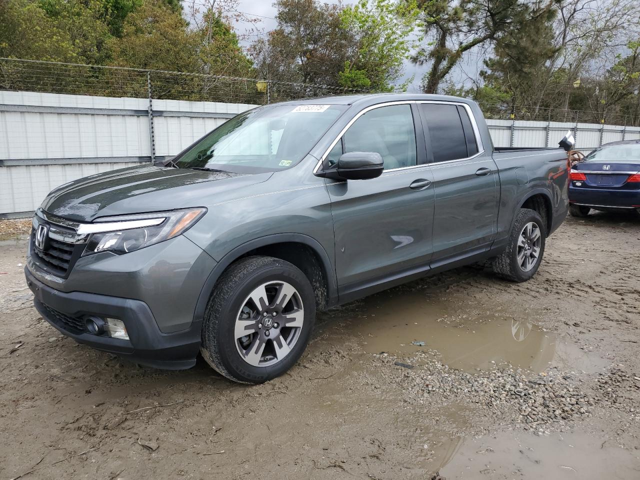 2017 Honda Ridgeline Rtl for Sale in Hampton, VA - Front End