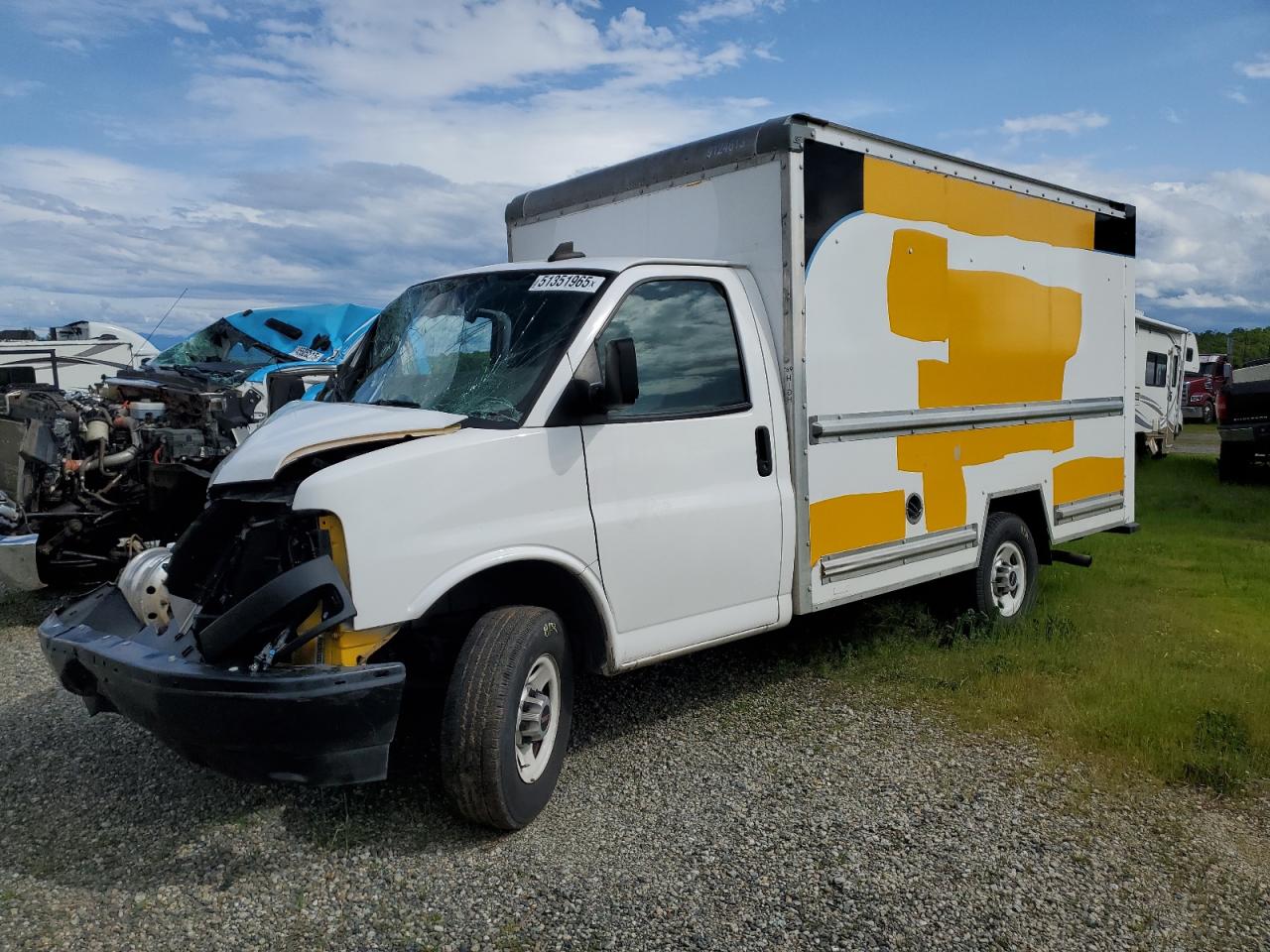 2020 Gmc Savana Cutaway G3500 იყიდება Anderson-ში, CA - Front End