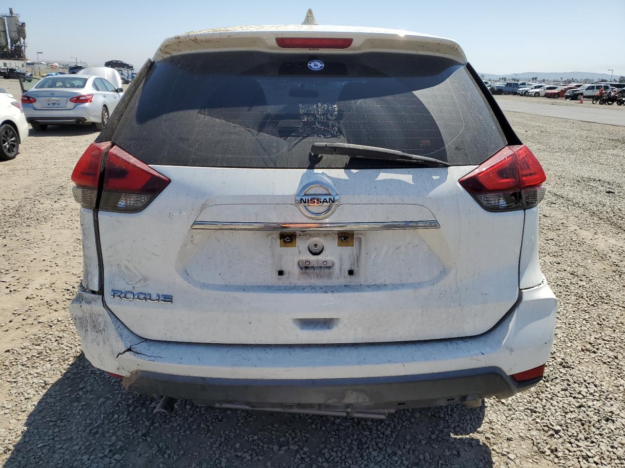 2017 Nissan Rogue S VIN: KNMAT2MT7HP576618 Lot: 52143125