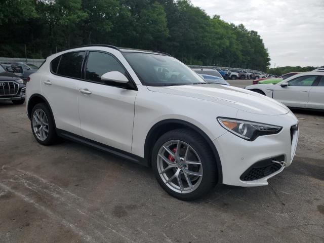  ALFA ROMEO STELVIO 2018 Білий