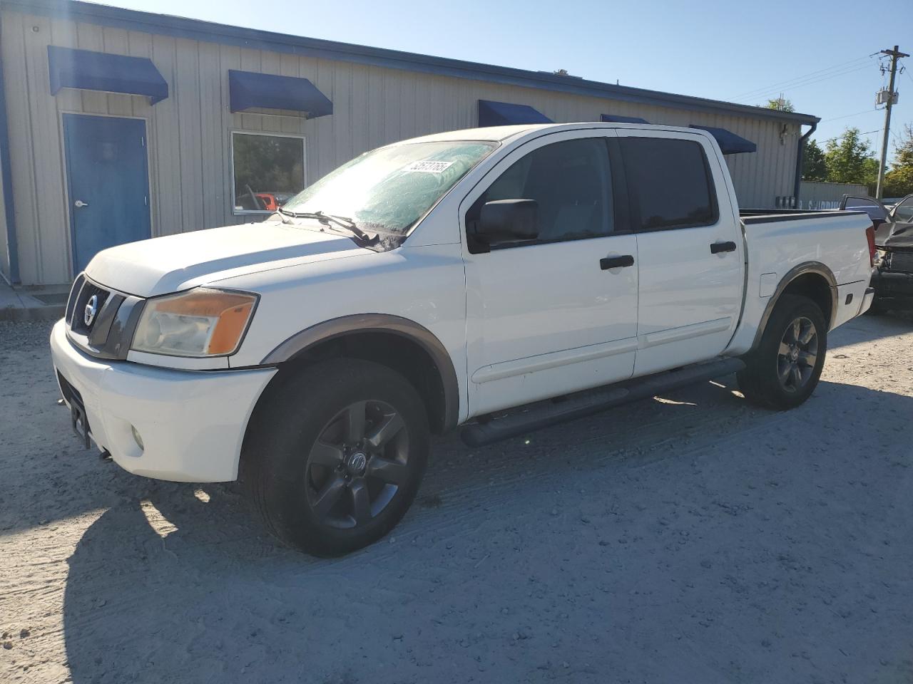 2012 Nissan Titan S продається в Midway, FL - Minor Dent/Scratches