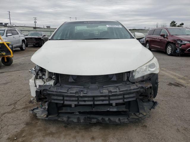  TOYOTA CAMRY 2017 Белый