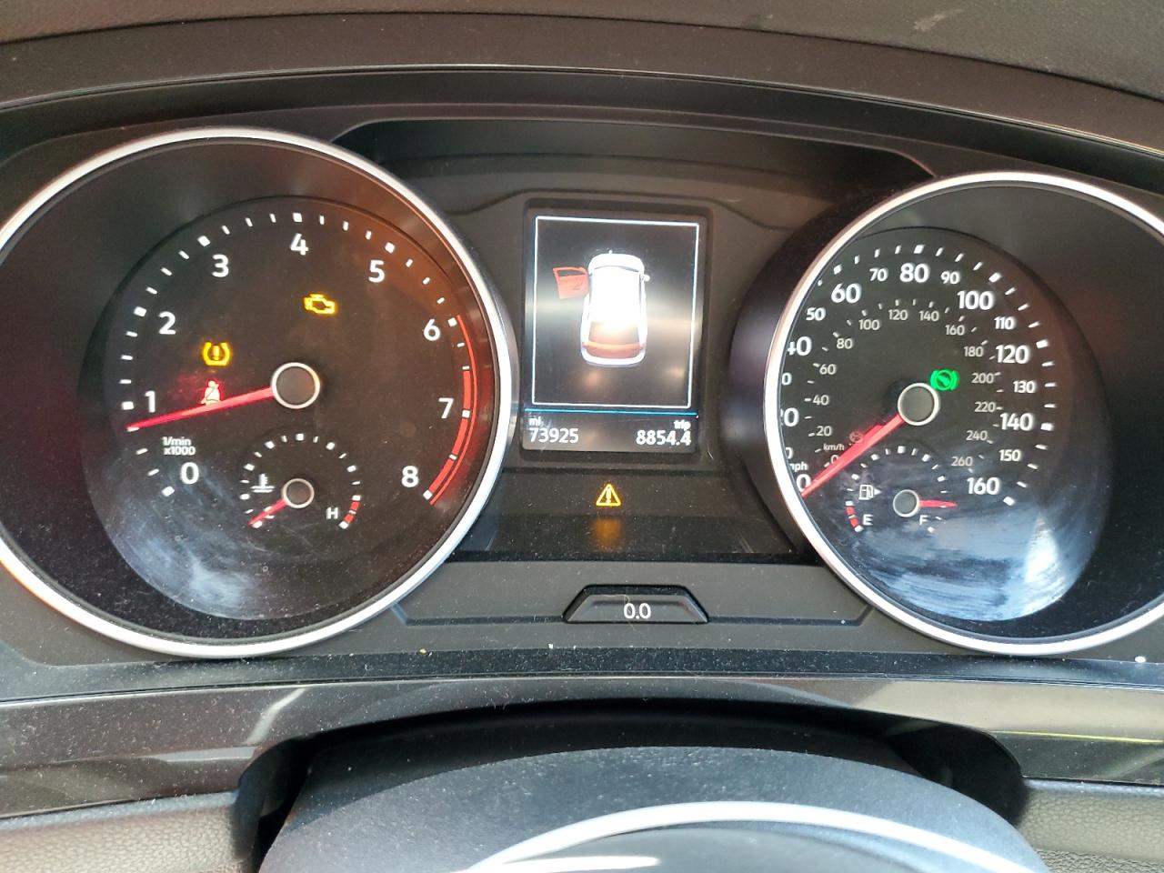 2018 Volkswagen Tiguan - Image 9