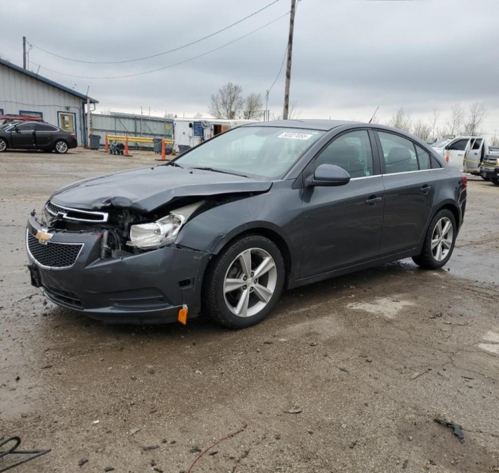 2013 Chevrolet Cruze Lt للبيع في Pekin، IL - Front End