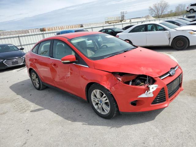 Sedans FORD FOCUS 2012 Czerwony