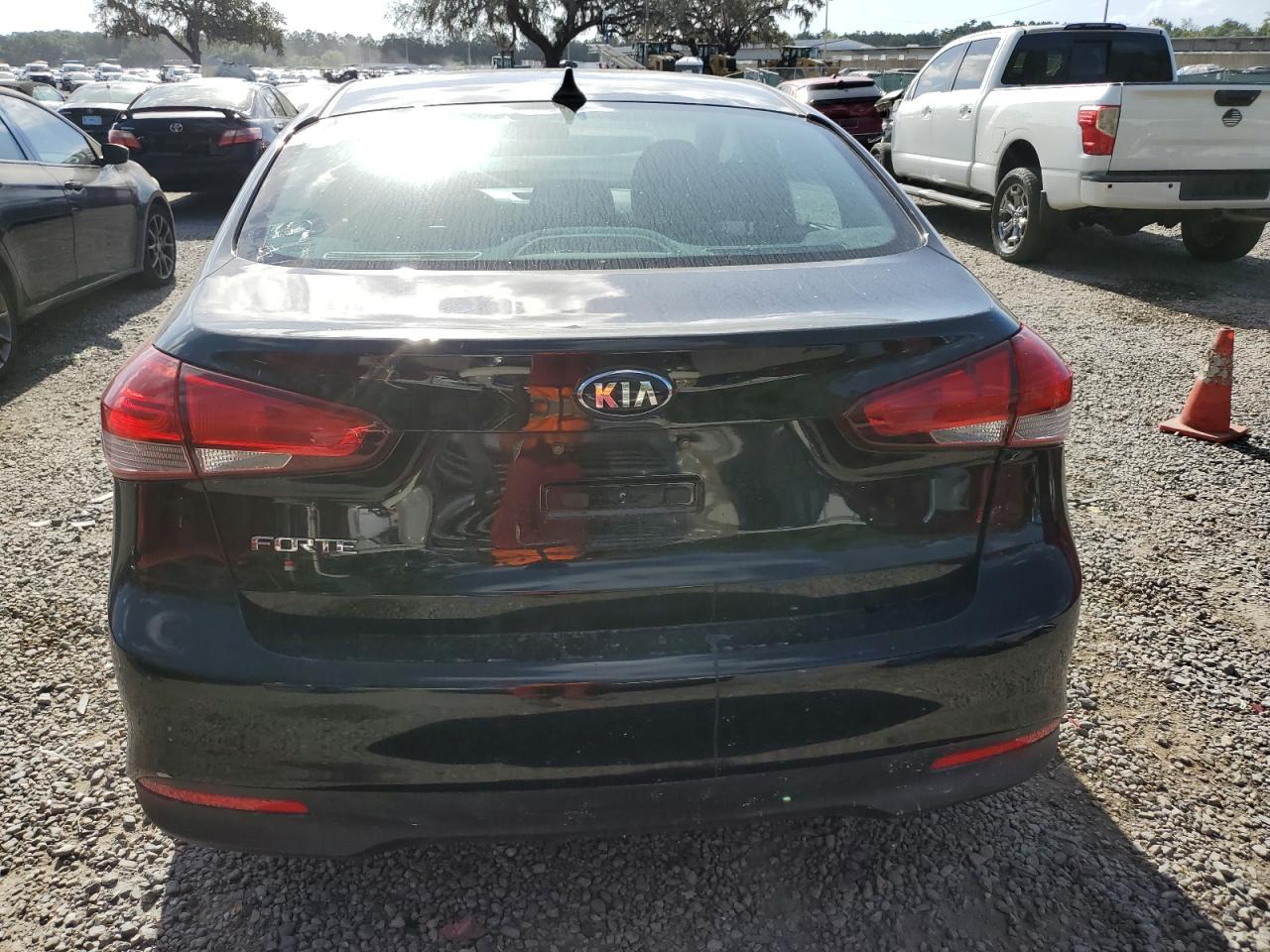 2018 Kia Forte Lx VIN: 3KPFK4A7XJE194147 Lot: 51068495