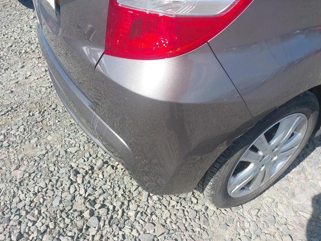 2014 HONDA JAZZ ES +