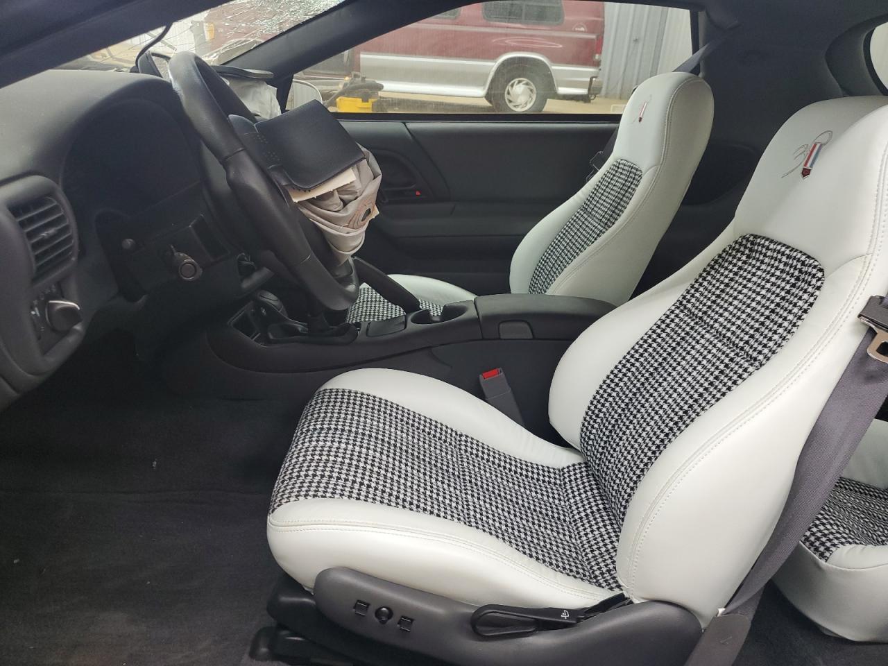 1997 Chevrolet Camaro Z28 VIN: 2G1FP22P8V2143319 Lot: 51995245