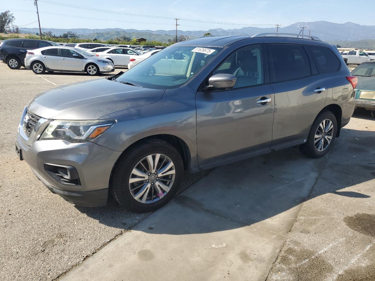 2018 Nissan Pathfinder S იყიდება Van Nuys-ში, CA - Front End