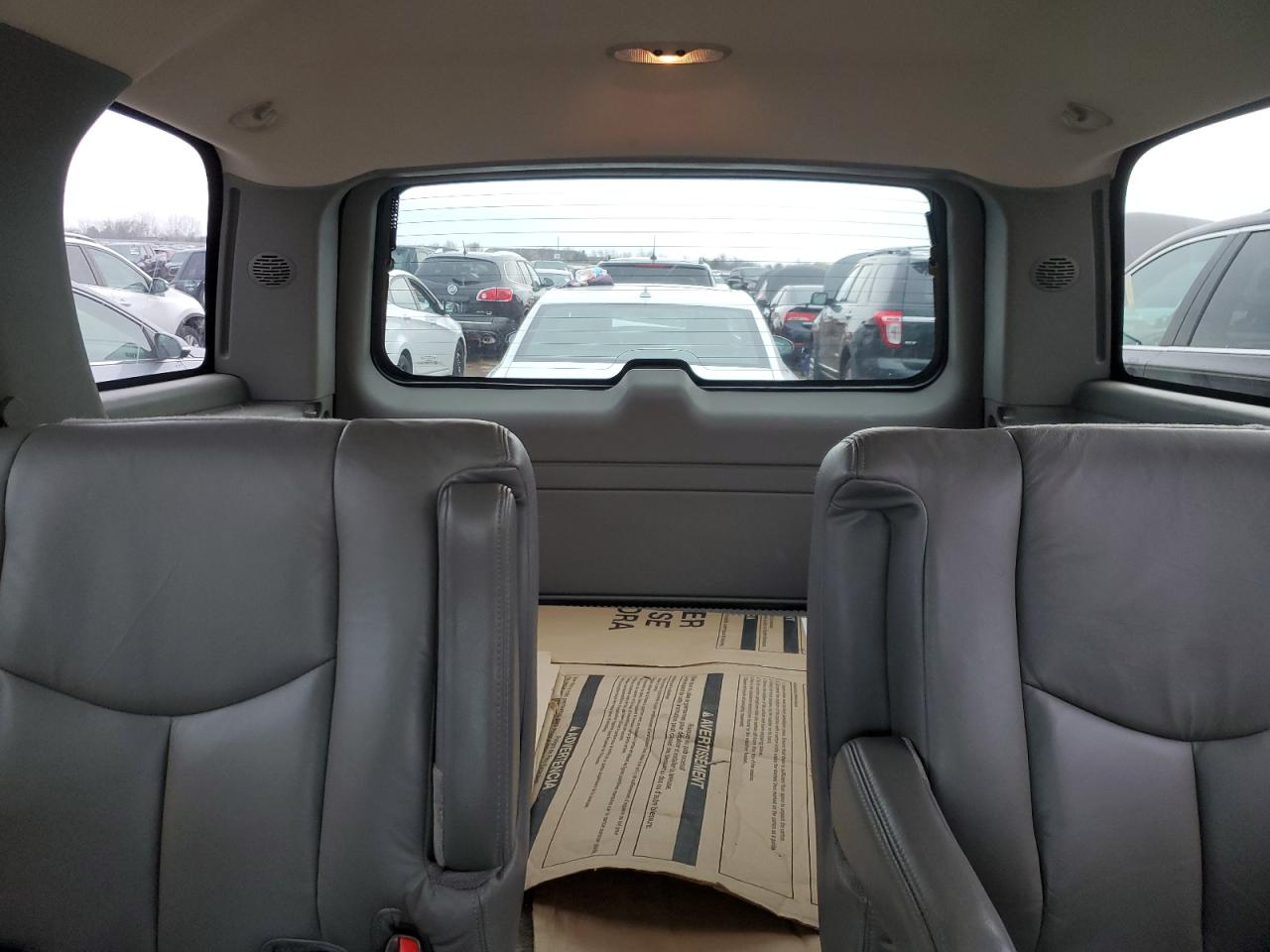 2003 Chevrolet Tahoe K1500 VIN: 1GNEK13Z33J284018 Lot: 52396105