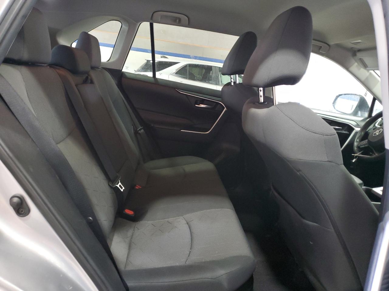 2020 Toyota Rav4 Xle VIN: 2T3R6RFV7LW001496 Lot: 54058485