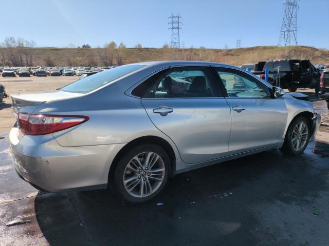  TOYOTA CAMRY 2017 Srebrny