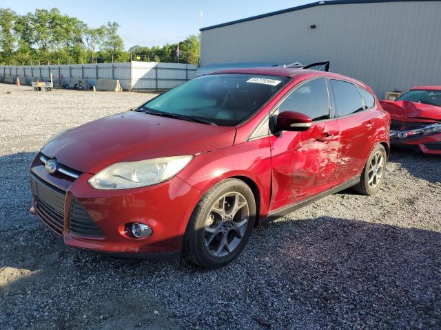 Sedans FORD FOCUS 2014 Czerwony