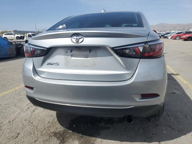  TOYOTA YARIS 2019 Srebrny