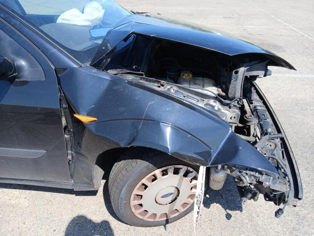 2004 FORD FOCUS FLIG