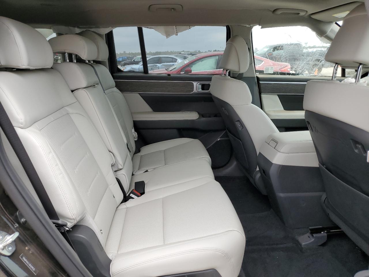 2024 Hyundai Santa Fe - Image 11