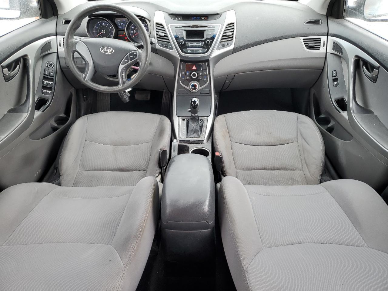 5NPDH4AE6GH733081 2016 Hyundai Elantra Se