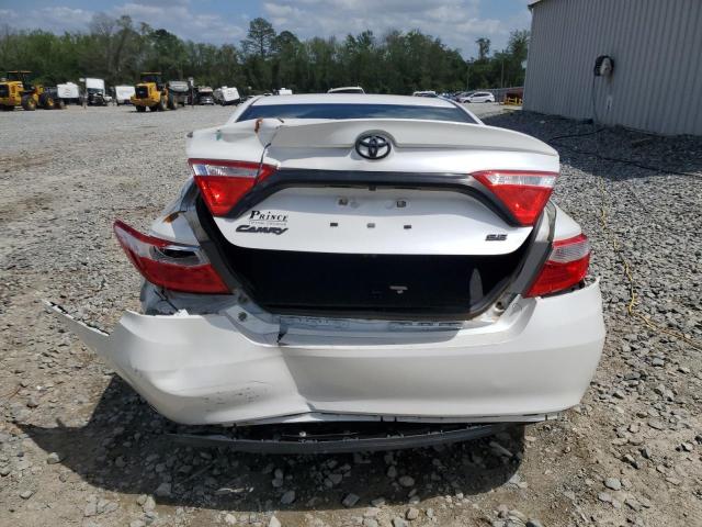  TOYOTA CAMRY 2017 Biały