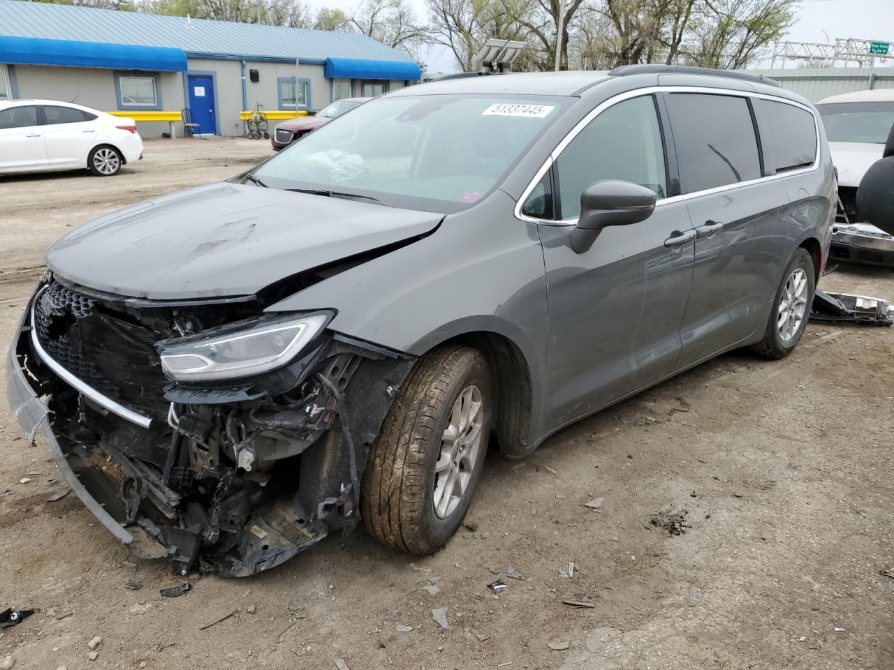 2022 Chrysler Pacifica Touring L for Sale in Wichita, KS - Front End