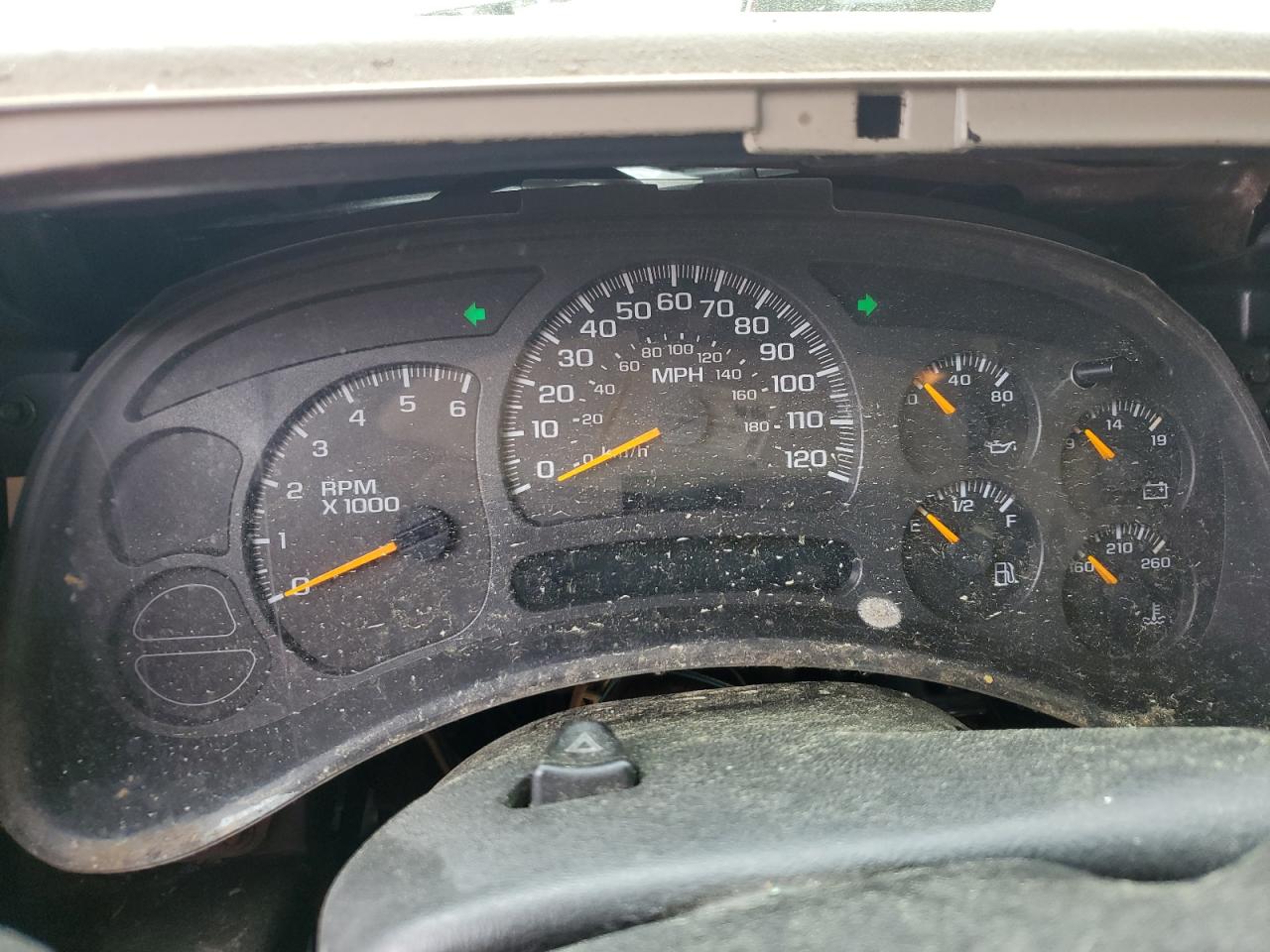 2004 GMC Yukon VIN: 1GKEC13V04R318555 Lot: 51705705