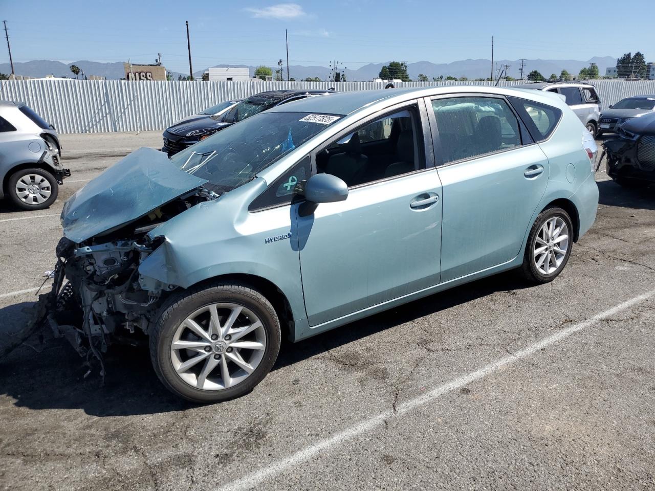 2013 Toyota Prius V zu verkaufen in Van Nuys, CA - Front End