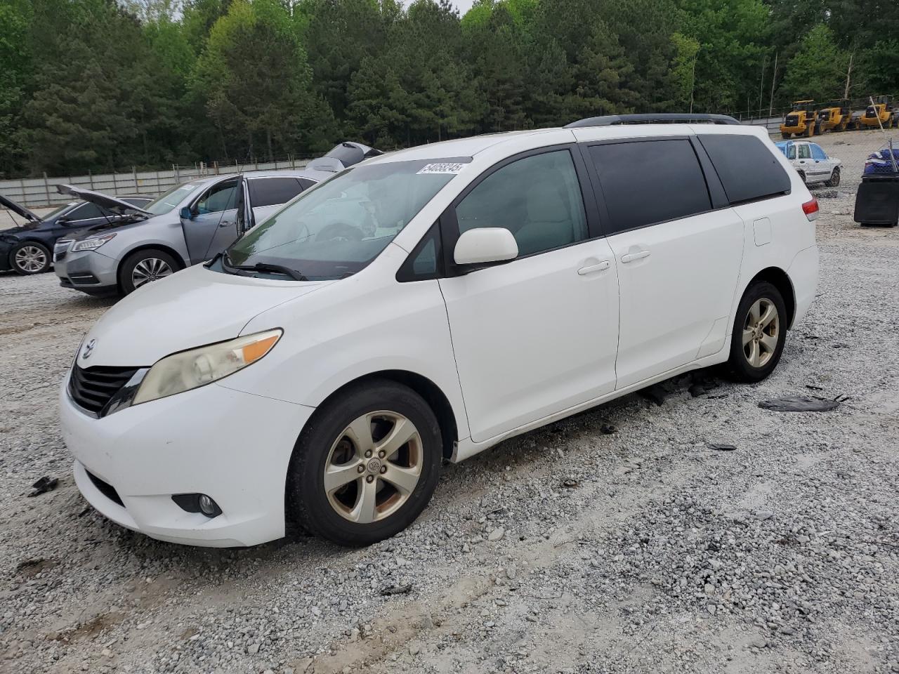 2012 Toyota Sienna Le for Sale in Gainesville, GA - Front End