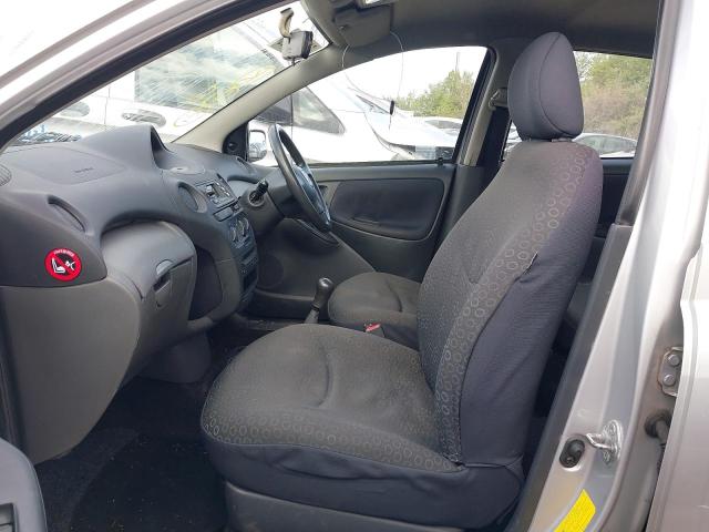 2003 TOYOTA YARIS T3