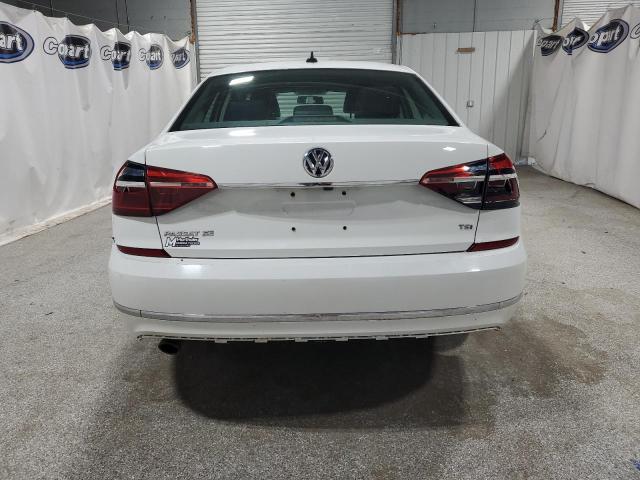 VOLKSWAGEN PASSAT 2018 Biały