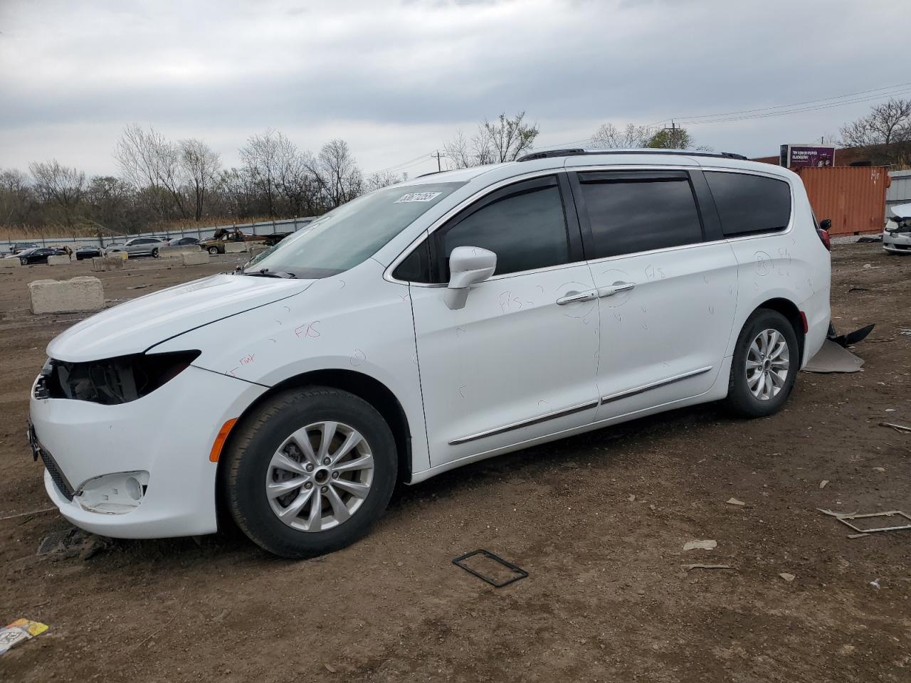 2018 Chrysler Pacifica Touring L იყიდება Chicago Heights-ში, IL - Front End