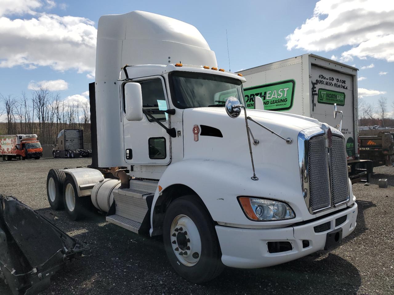 Marlboro, NY에서 판매 중인 2013 Kenworth T660 Semi Truck - Normal Wear