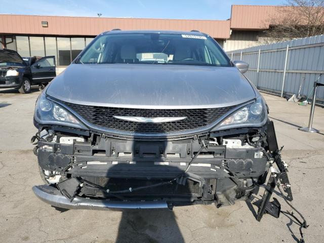  CHRYSLER PACIFICA 2018 Srebrny