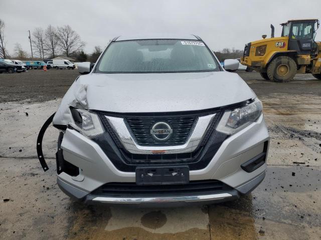  NISSAN ROGUE 2018 Серебристый