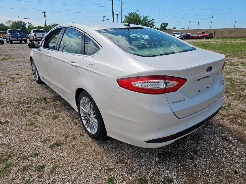 Sedans FORD FUSION 2015 Biały