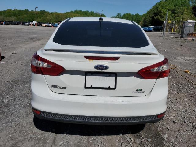 Sedans FORD FOCUS 2013 White